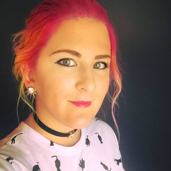 Meet your Posher, Macey - Picture 1 of 1